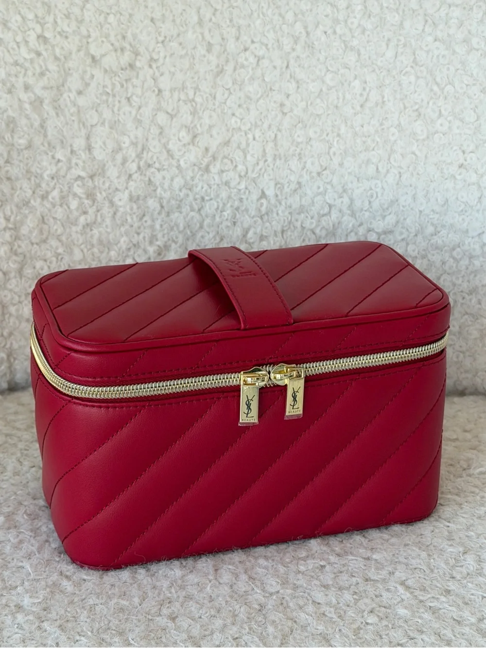 Yves Saint Laurent Beauty Red Quilted Leather Cosmetic Vanity Case - Picture 3 of 13